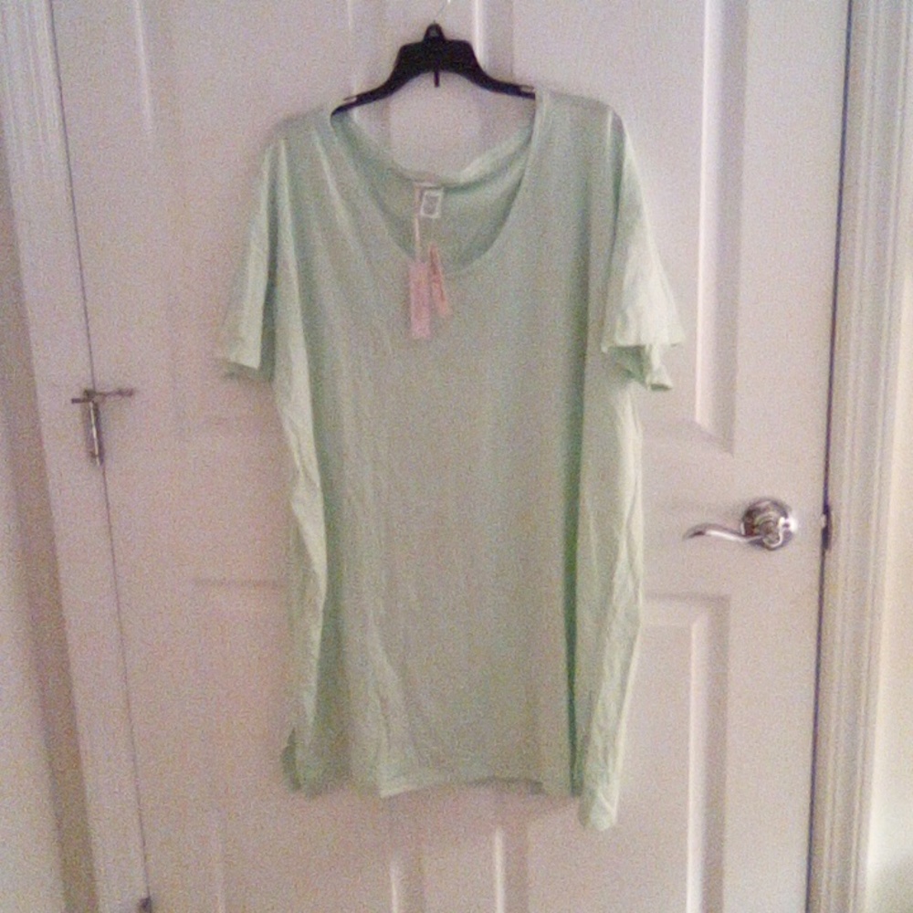 Victoria secret Oversized night shirt in pale green.